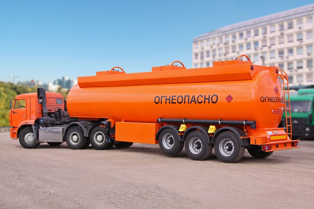Услуги по перевозке топлива автомобильными бензовозами 
