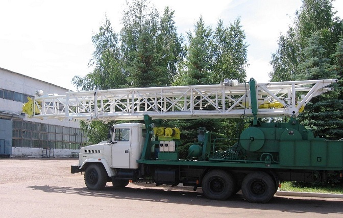 Установка для бурения и ремонта скважин УПА-60/80