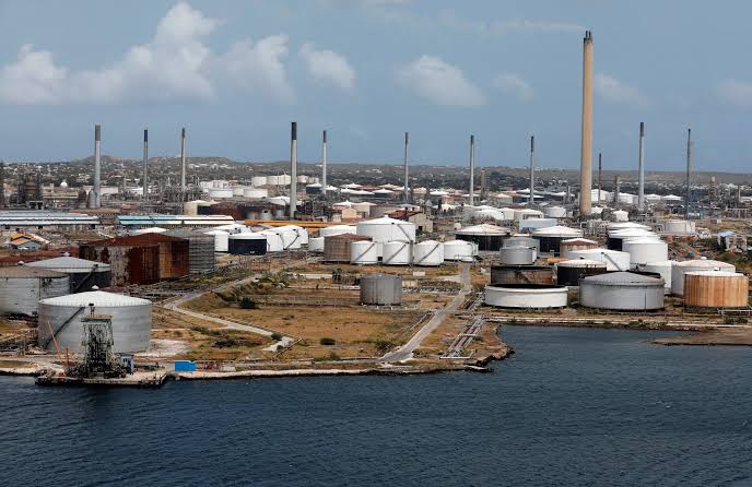 Reuters: Индия наращивает закупки нефти в Африке и готовится войти в венесуэльские проекты