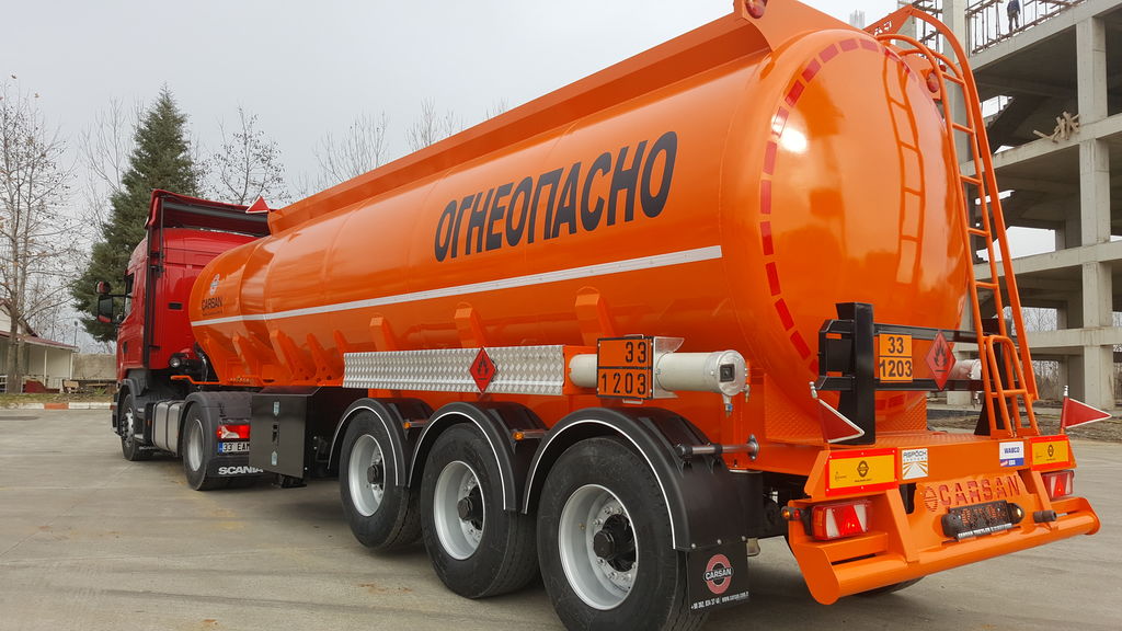 Услуги по автомобильной транспортировке светлых нефтепродуктов