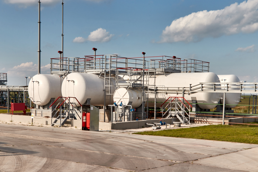 Услуги по монтажу горизонтальных цилиндрических криогенных резервуаров для хранения сжиженного газа