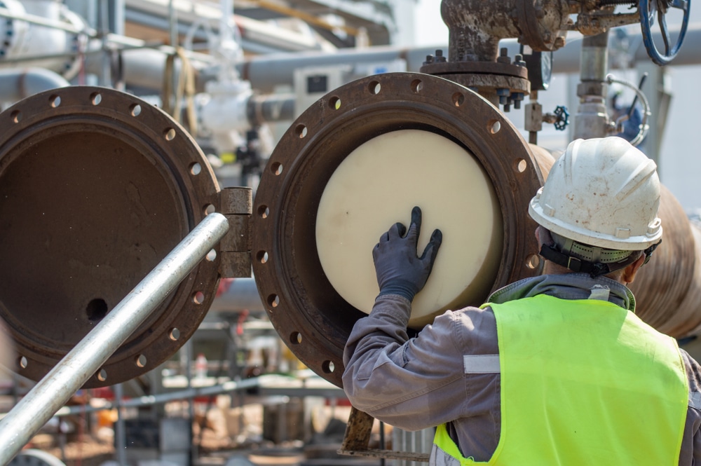 Услуги по техническому диагностированию камер запуска и приема средств очистки и диагностики
